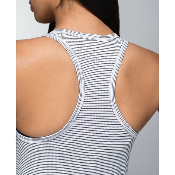 Lululemon Swiftly Tech Striped Black & White Tank Size 10 Workout Shirt Women’s - Picture 8 of 10